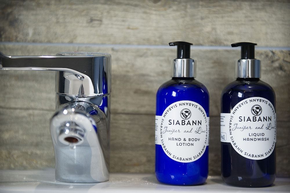 Lock Chambers Caledonian Canal Centre Standard Twin Room (Loch Oich) 10