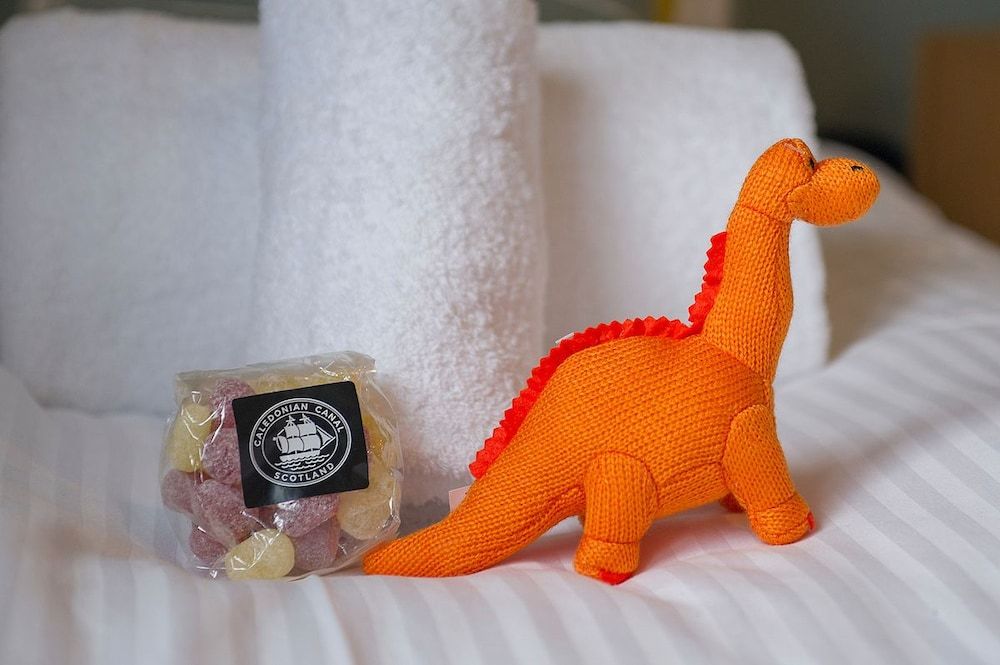 Lock Chambers Caledonian Canal Centre Double Room (Loch Dochfour) 9