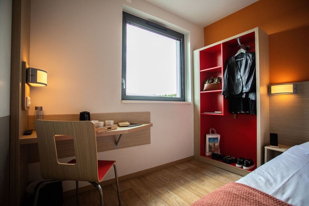 Oneloft Hotel Classic Double Room 5