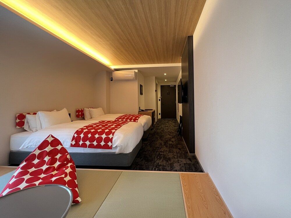 undefined Rinn Sanjo Takakura 4