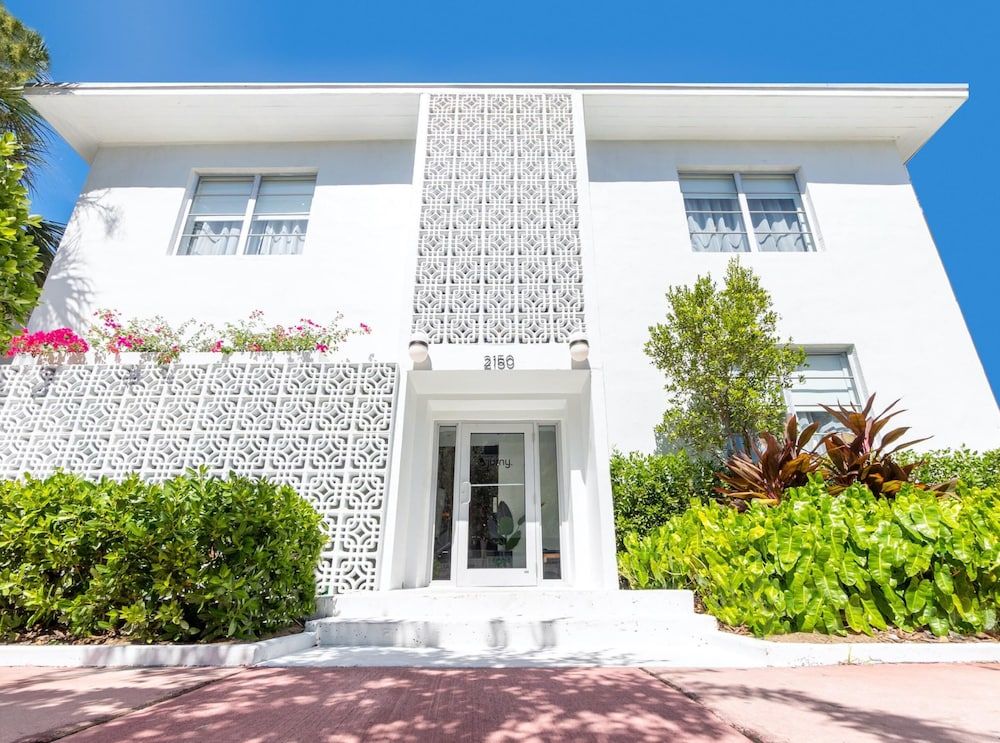 undefined Park Ave Suites 2