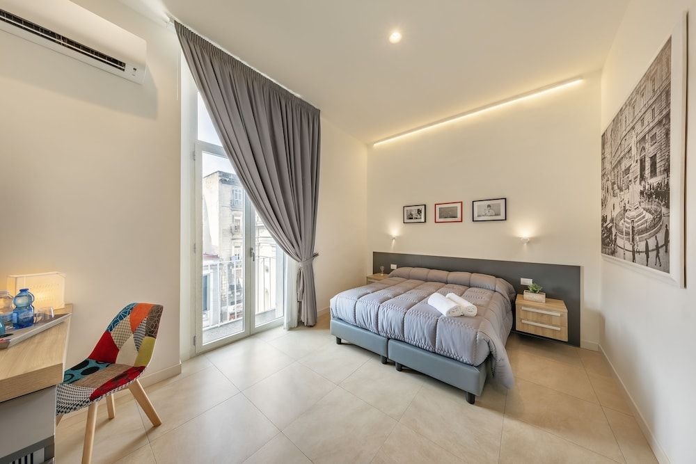 undefined Napoli Squares Suites 2