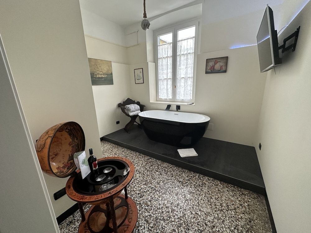 Villa Gelsomino Exclusive House - Adults only Romantic Suite, 2 Twin Beds, Non Smoking, Partial Sea View 6