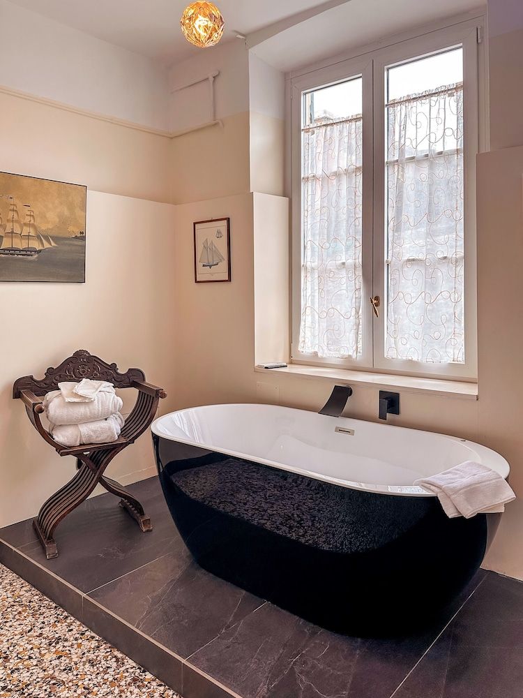 Villa Gelsomino Exclusive House - Adults only Romantic Suite, 2 Twin Beds, Non Smoking, Partial Sea View 2