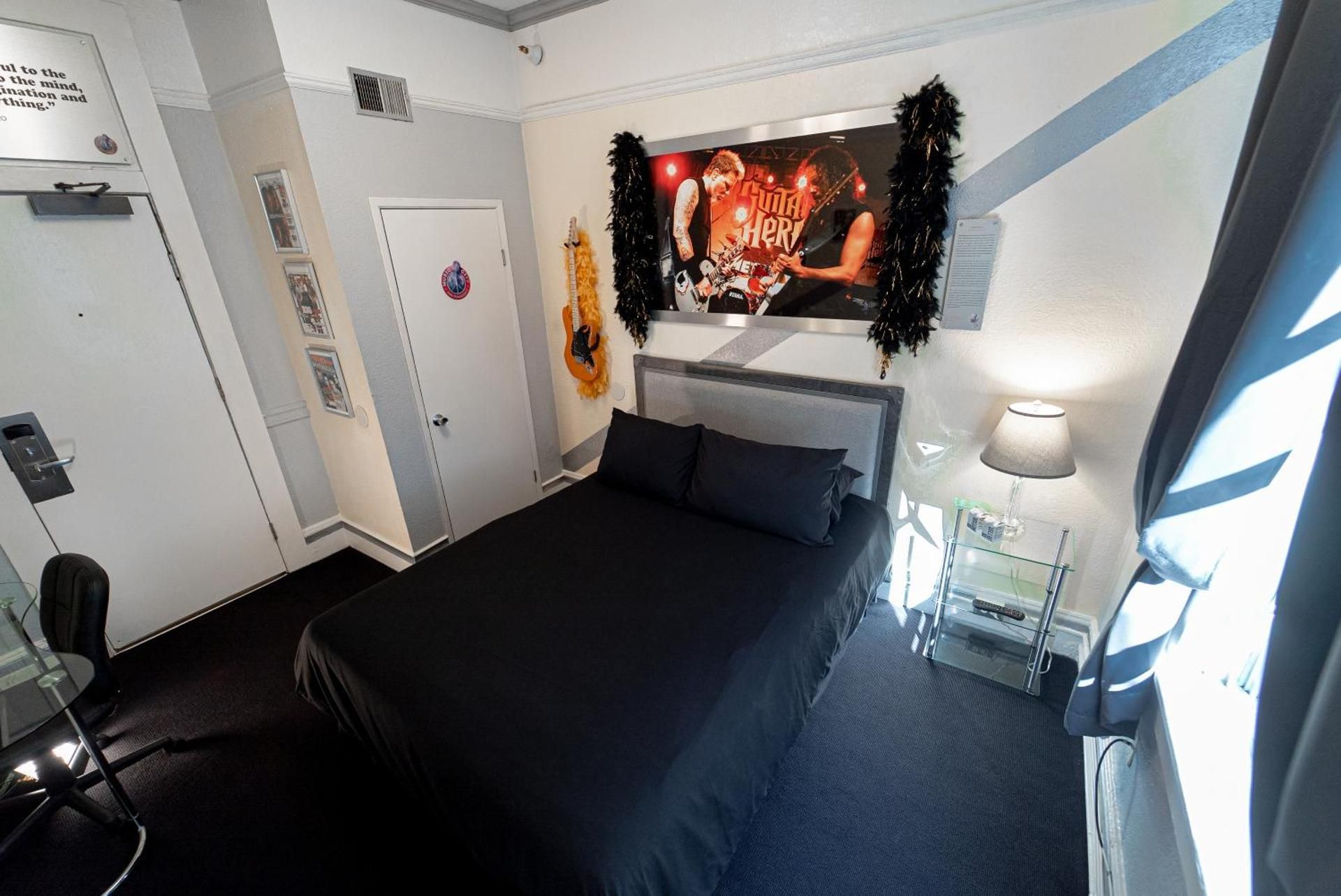 Metallica Room with Shared Bathroom