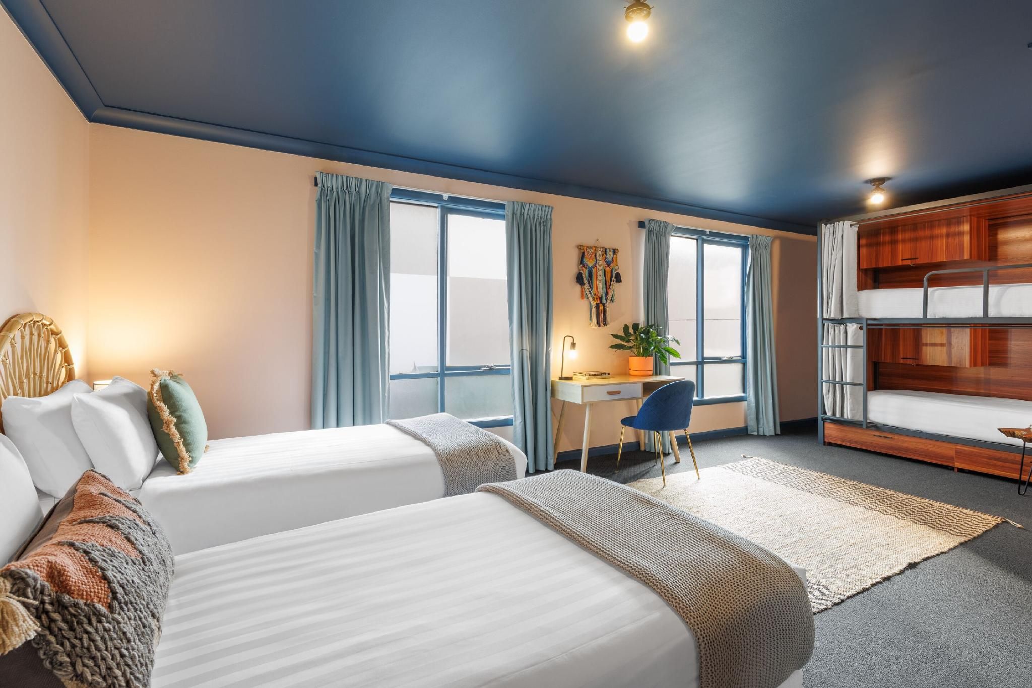 Roamer St Kilda Standard Family Quad