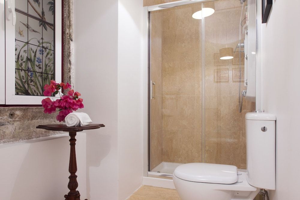 Spirit of Time Spend time in Lisbon Apartment, 2 Bedrooms, Balcony, Garden View 12