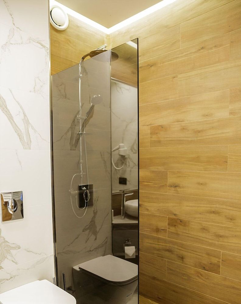VisPas Hotel Standard Double Room 5