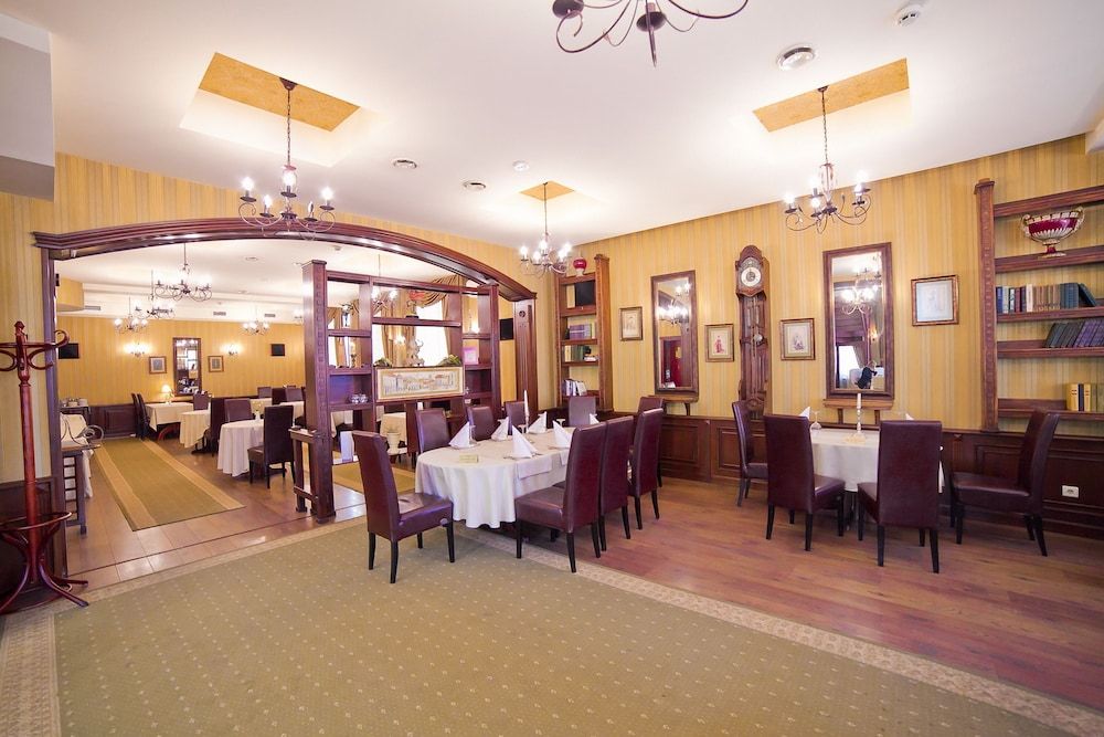 Family Dining