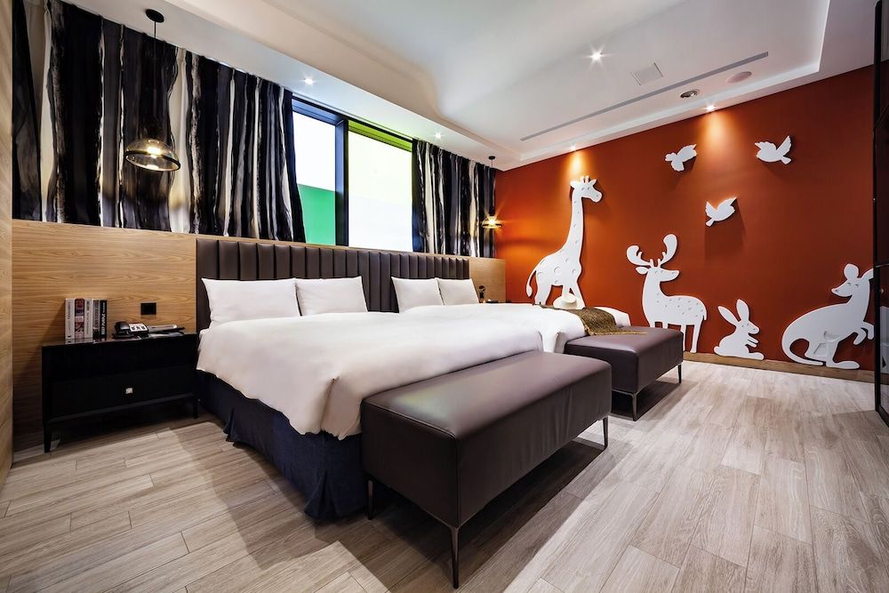 Deluxe Quadruple Room (Consecutive night 11 AM check-out required)
