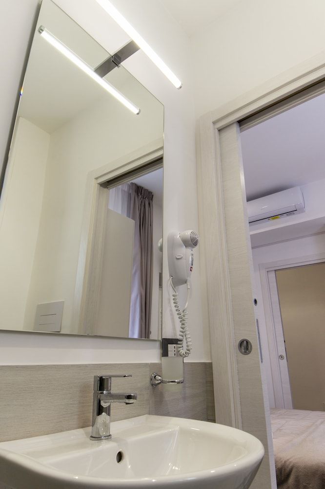 B&B Maremy - 4 Elementi Deluxe Twin Room, City View (Stanza Aria) 7