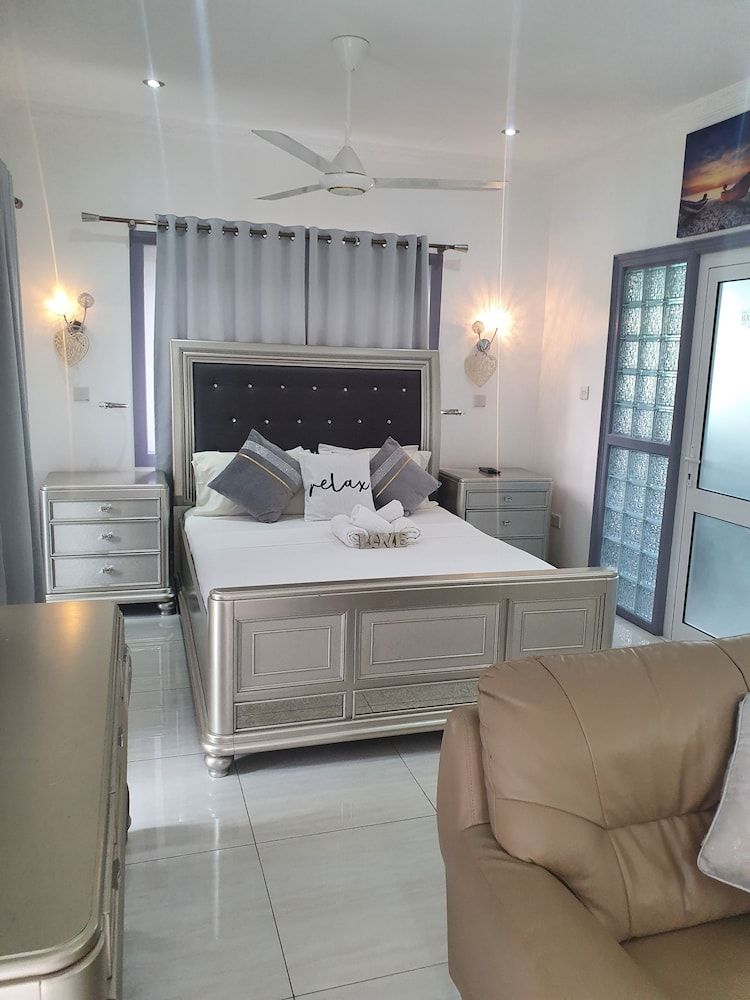 Agnes Cottage Honeymoon Room (Diamond) 3