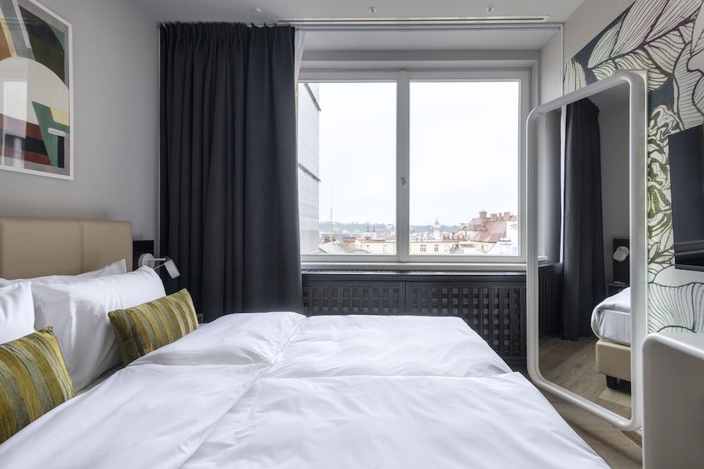 undefined Numa Prague Poise 4