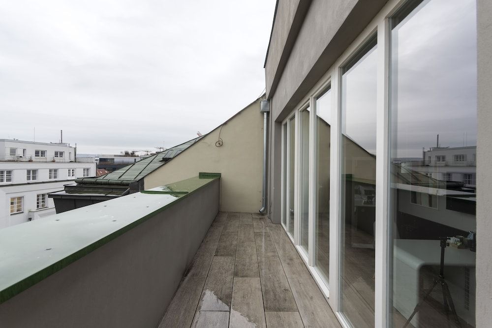 Numa Prague Poise Large Room with Balcony 5