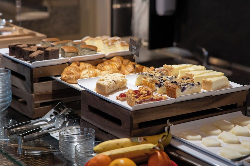 undefined Numa Prague Poise 8