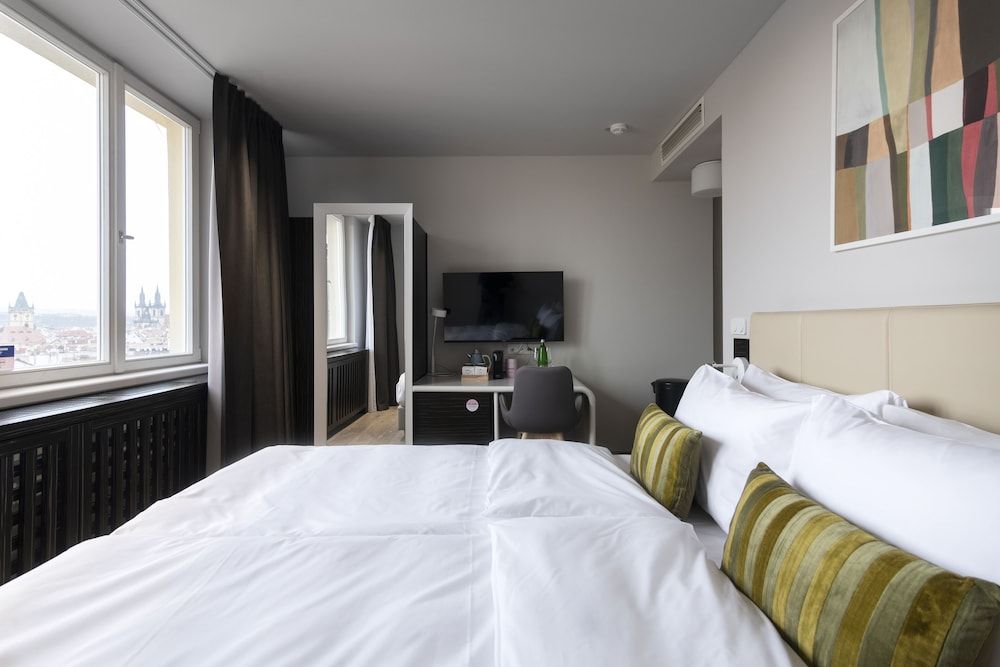 undefined Numa Prague Poise 3