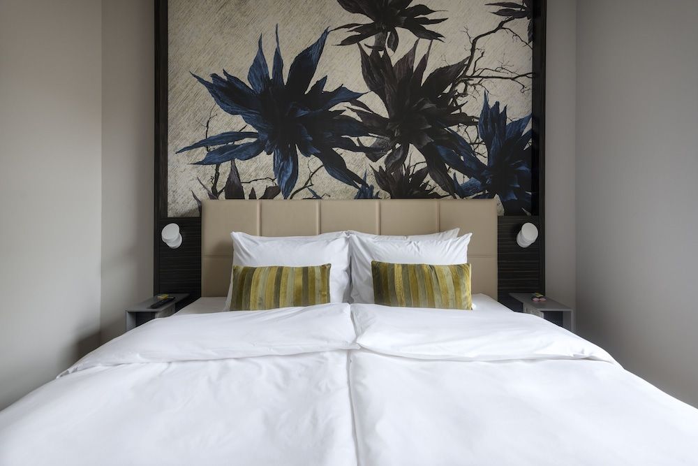 undefined Numa Prague Poise