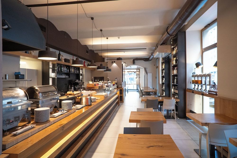 undefined Numa Prague Poise 7