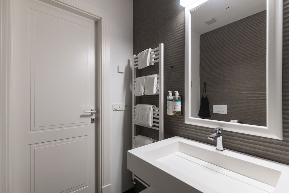 Numa Prague Poise Large Studio with Kitchenette 6