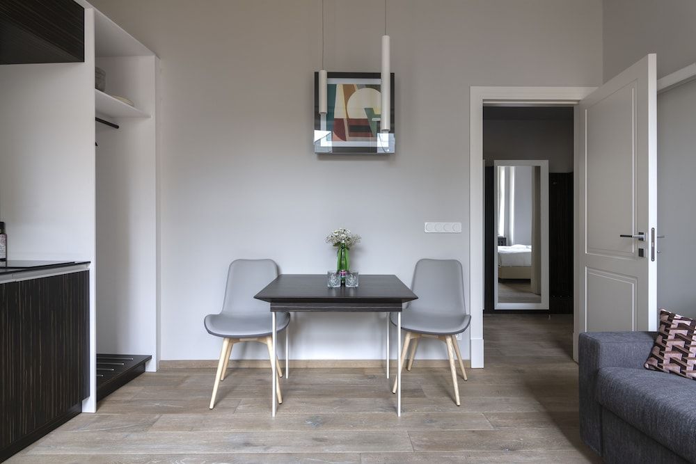 undefined Numa Prague Poise 10