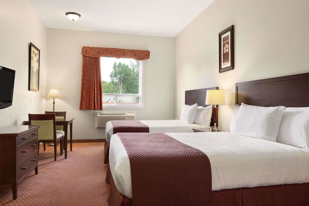 Efficiency, Room, 2 Queen Beds, Non Smoking