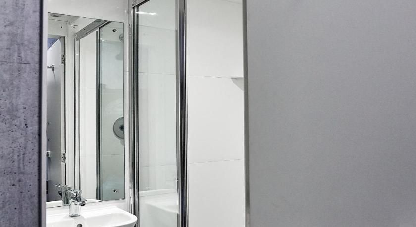 St Christopher's Edinburgh Old Town - Hostel Double Ensuite 2