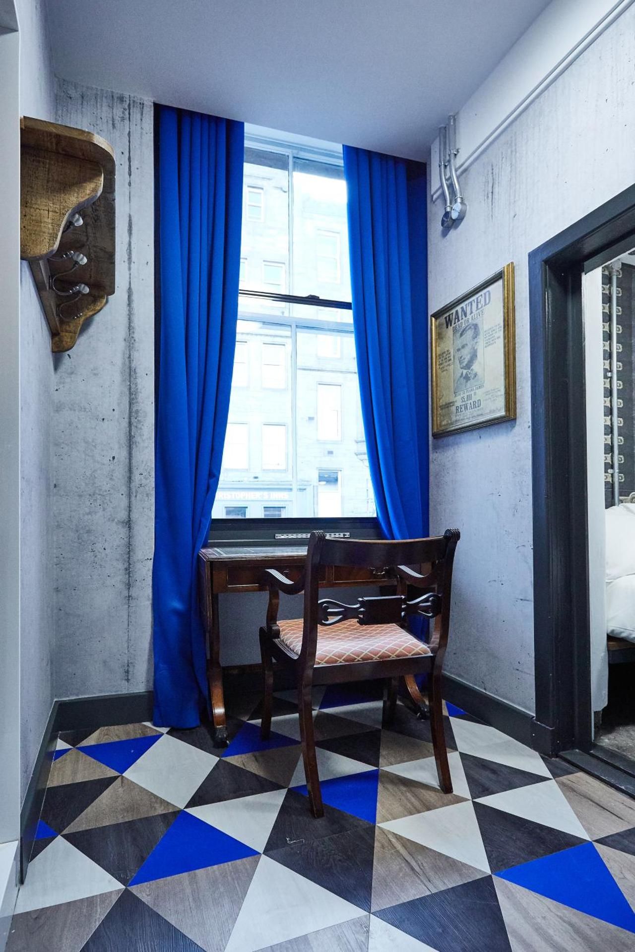 St Christopher's Edinburgh Old Town - Hostel Double Ensuite 9