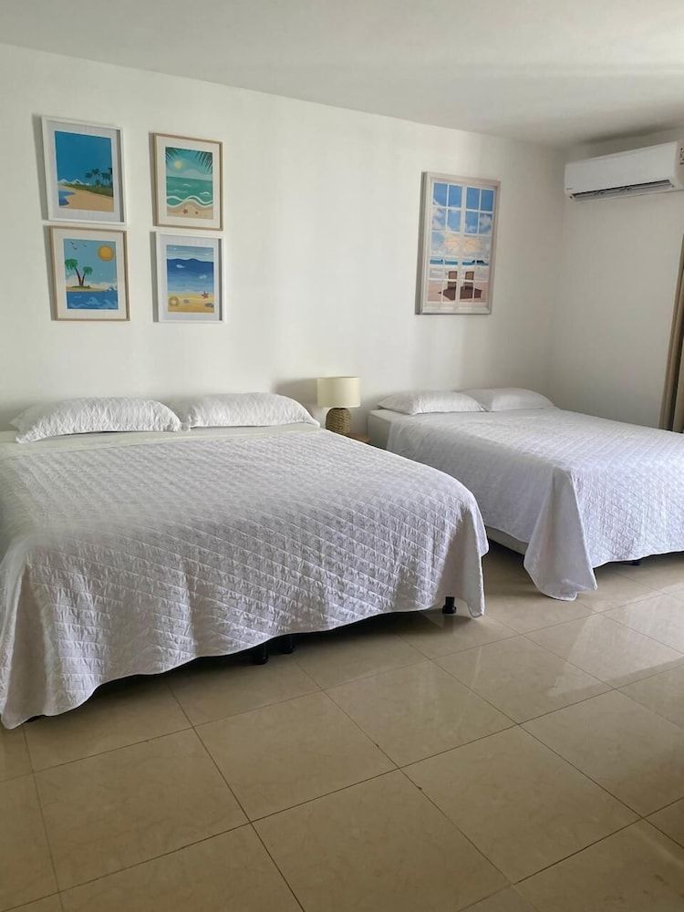 Apartamento en Playa Blanca Town Center Studio, Multiple Beds, Accessible