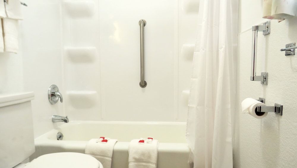 Indianhead Ironwood Motel Standard Room, 2 Double Beds, Non Smoking, Refrigerator & Microwave 6