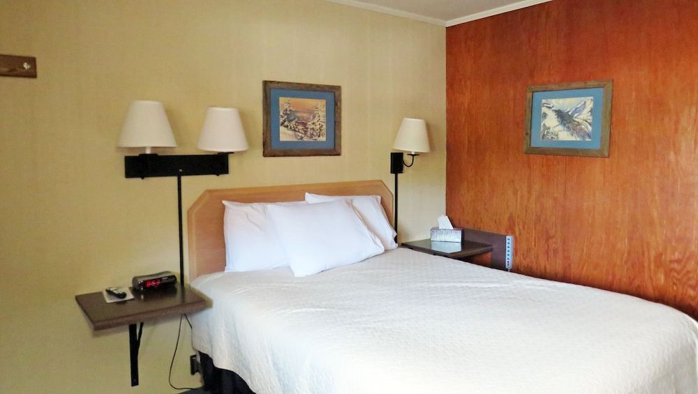 Indianhead Ironwood Motel