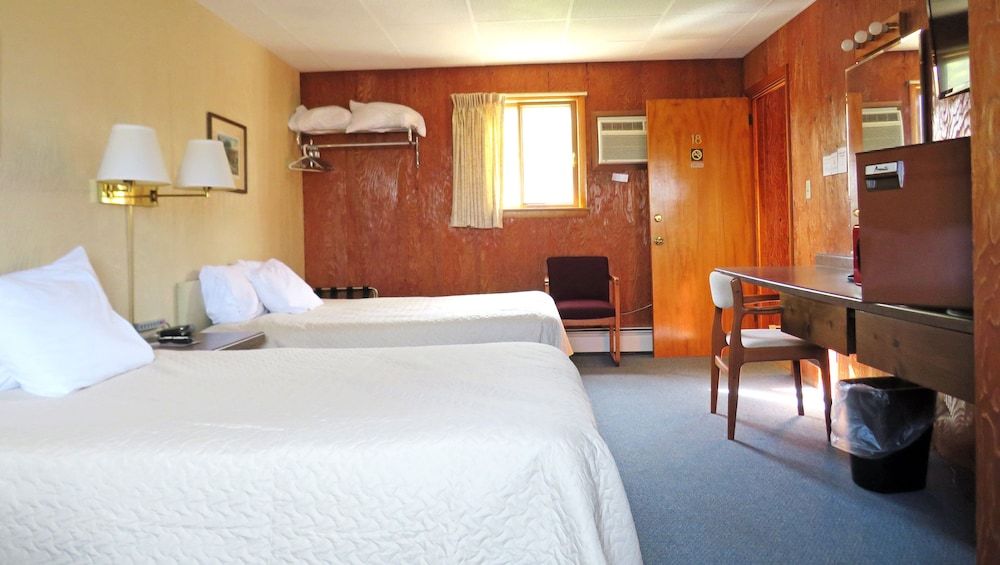 Indianhead Ironwood Motel Standard Room, 2 Double Beds, Non Smoking, Refrigerator & Microwave