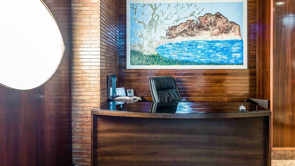Suite In Center