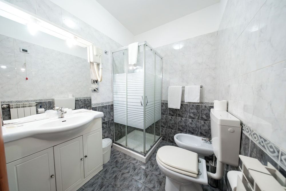 Cavour Resort Single Room, 1 Queen Bed 10