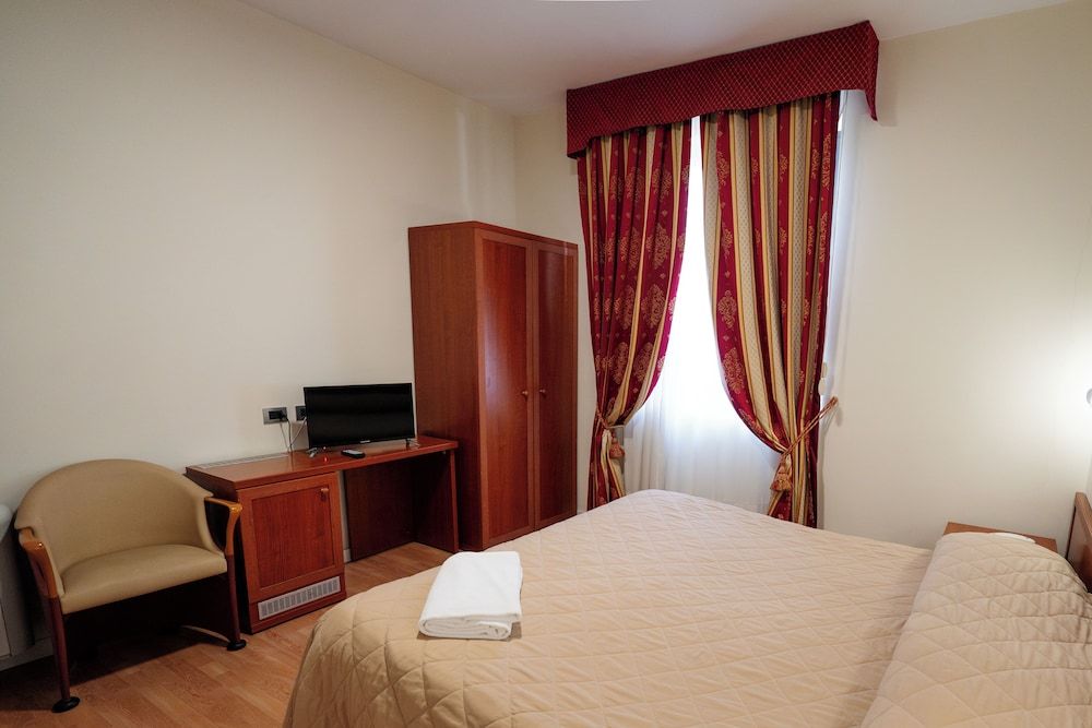 Cavour Resort Single Room, 1 Queen Bed 4