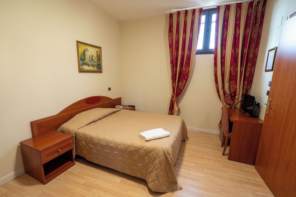 Cavour Resort Single Room, 1 Queen Bed 8