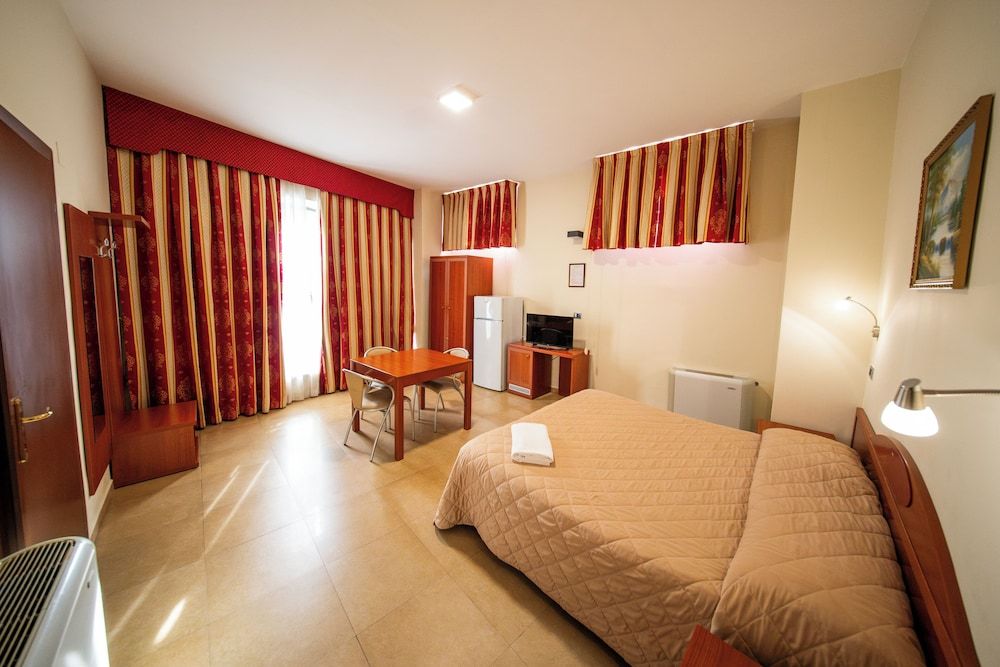 Cavour Resort Single Room, 1 Queen Bed 3