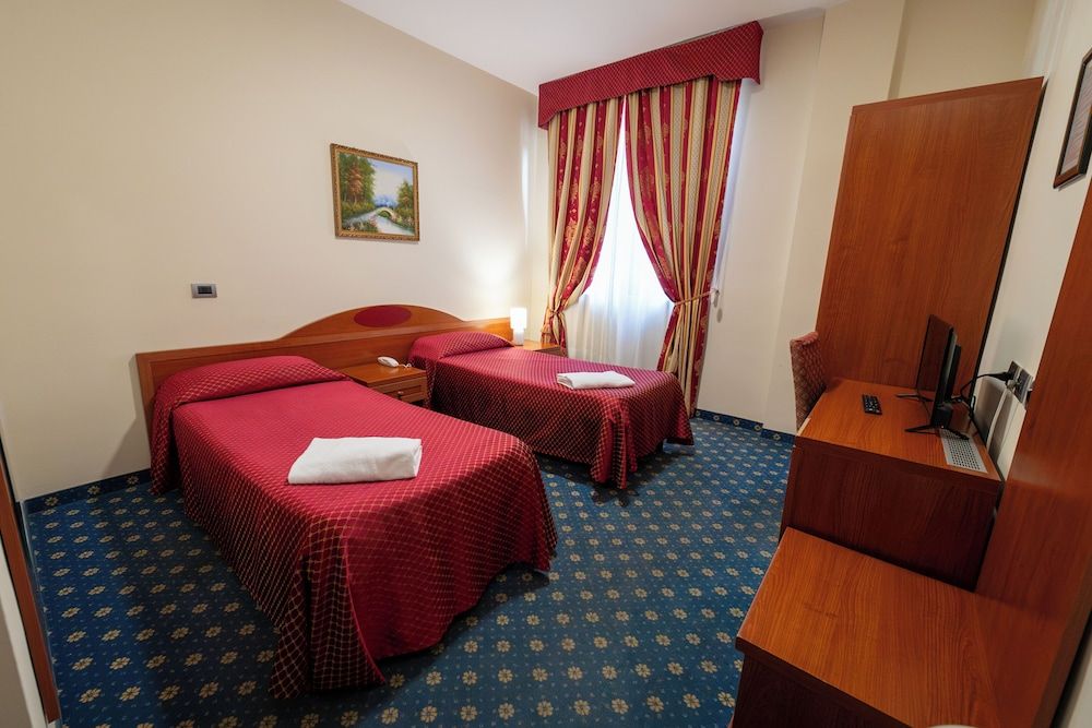 Cavour Resort Twin Room 3