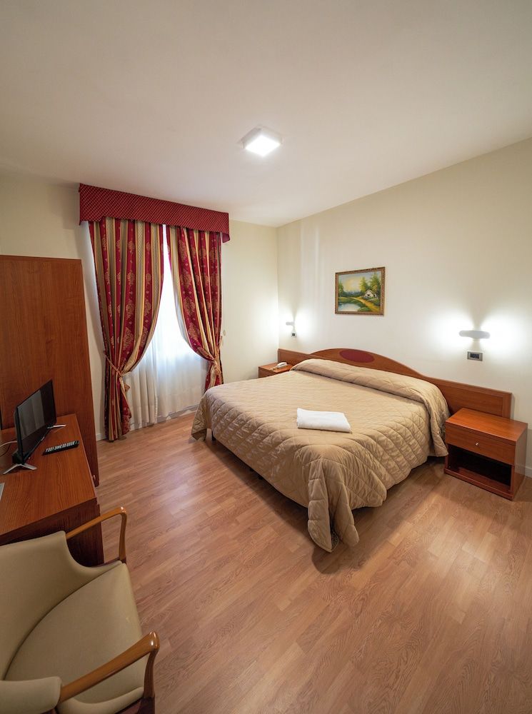 Cavour Resort Single Room, 1 Queen Bed 6