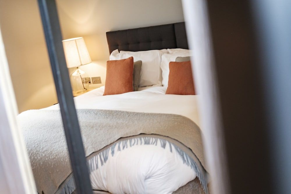 The Princess Royal Deluxe Double or Twin Room (Shower) 2