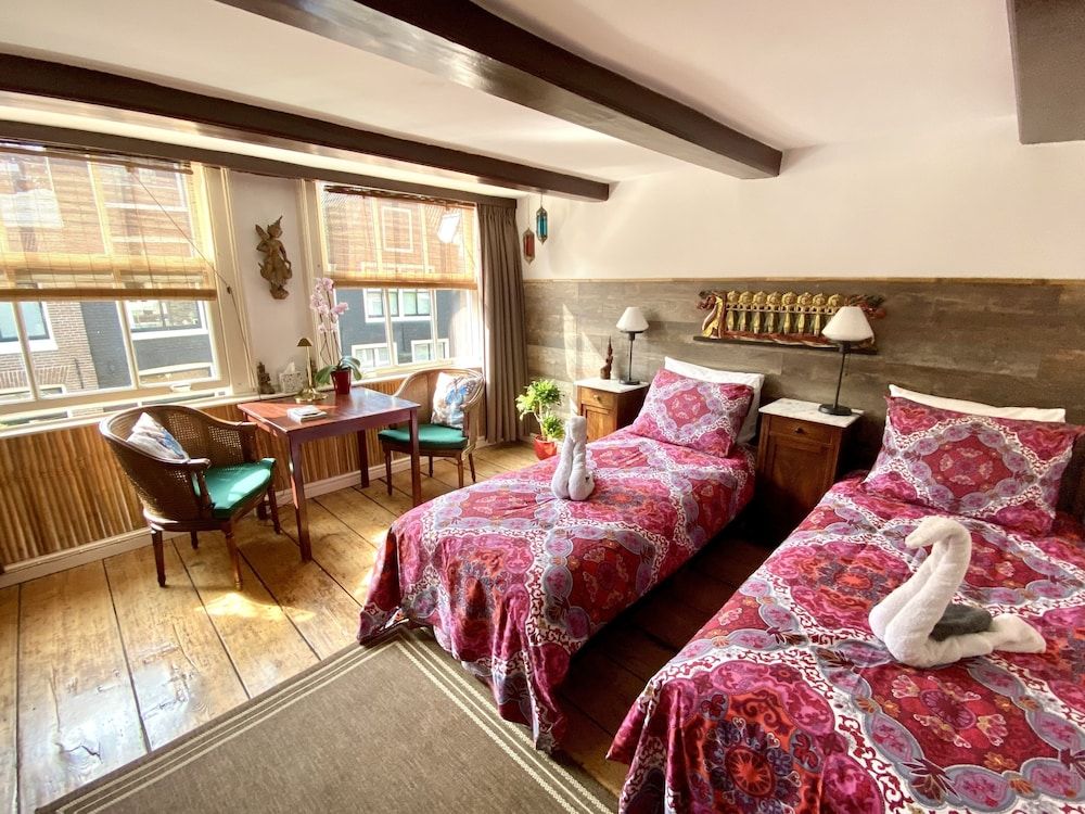 Amsterdam B&B Barangay Deluxe Double or Twin Room 7