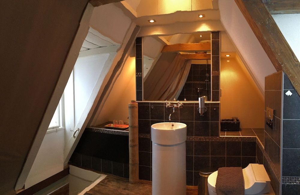 Amsterdam B&B Barangay Deluxe Double or Twin Room 18