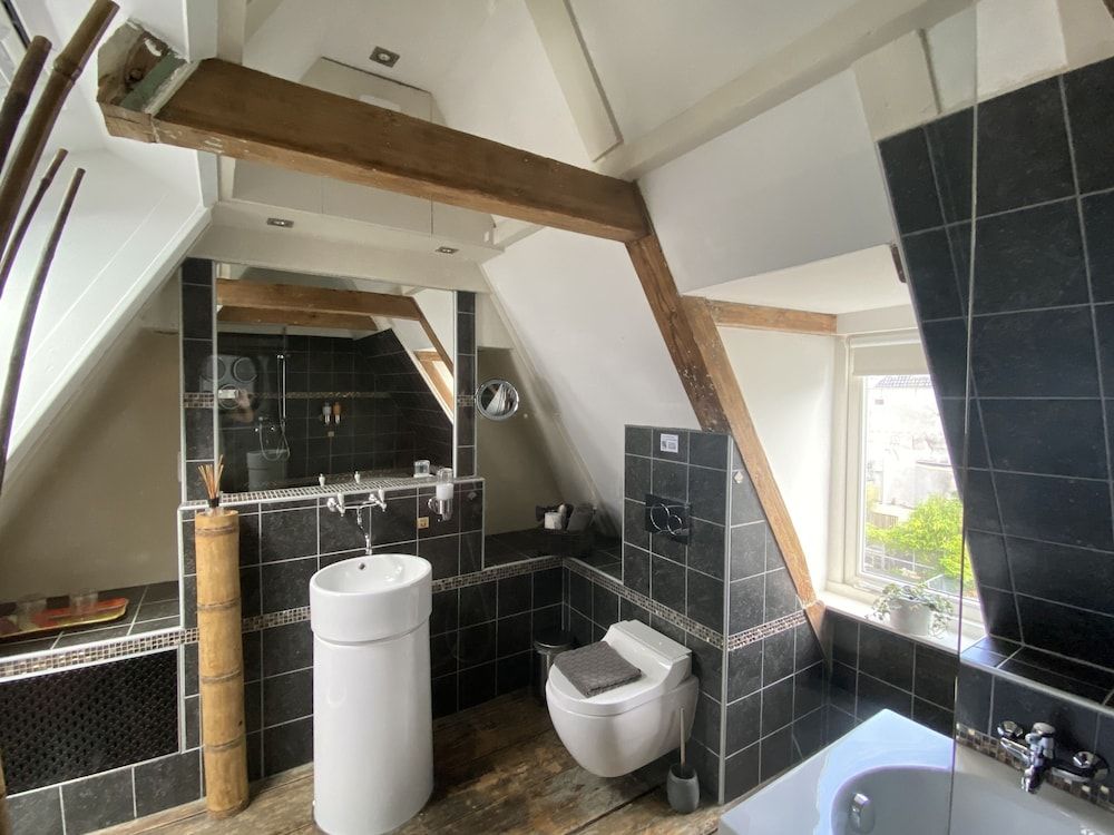 Amsterdam B&B Barangay Deluxe Double or Twin Room 16