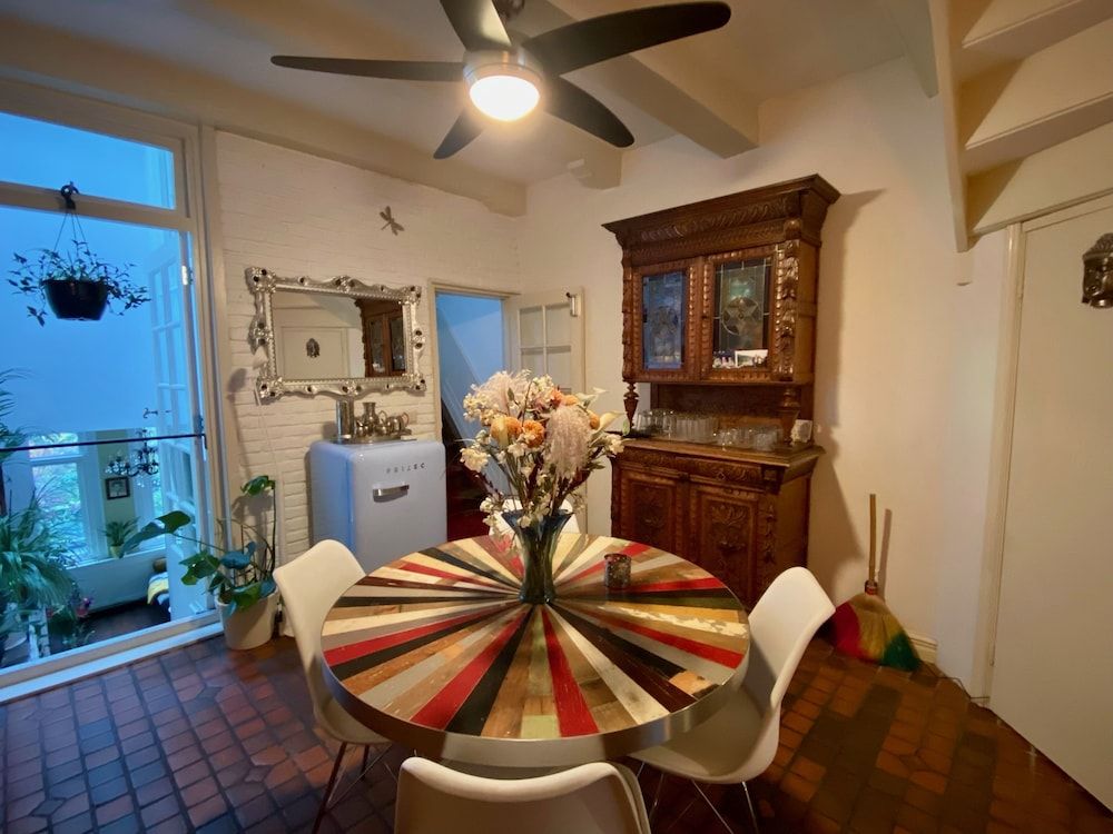 undefined Amsterdam B&B Barangay 9