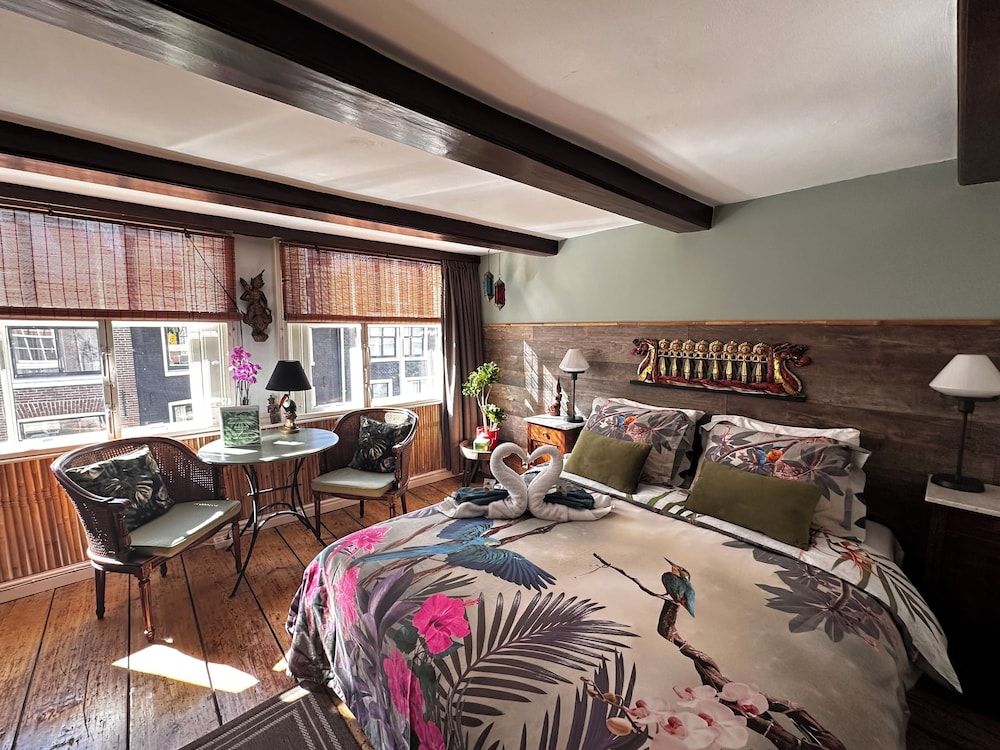 Amsterdam B&B Barangay Deluxe Double or Twin Room 12