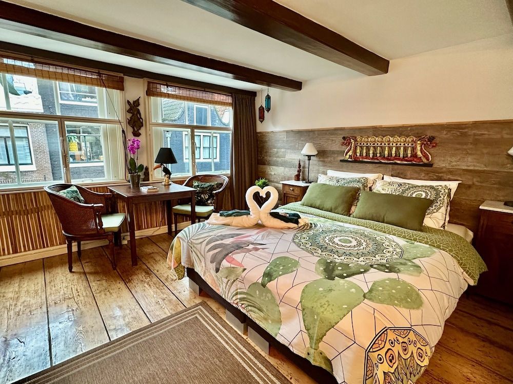Amsterdam B&B Barangay Deluxe Double or Twin Room 10