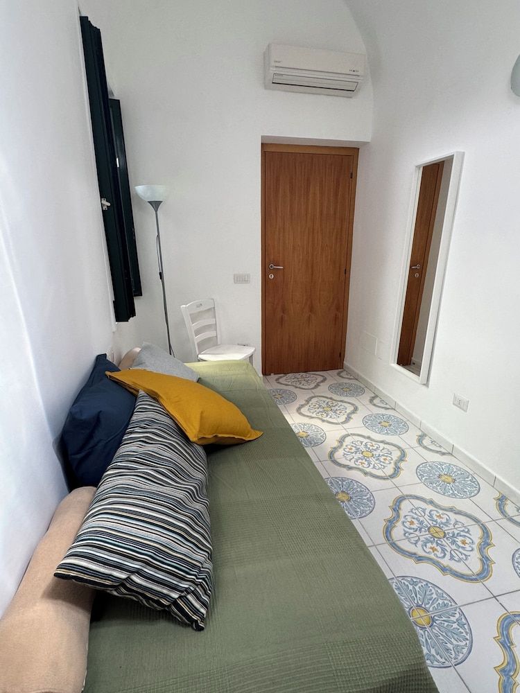 undefined Il Vicoletto 6