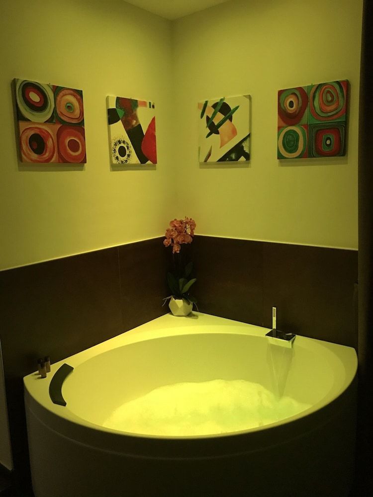 B&B In Centro Storico Salerno Double Room, Jetted Tub (Irene) 5