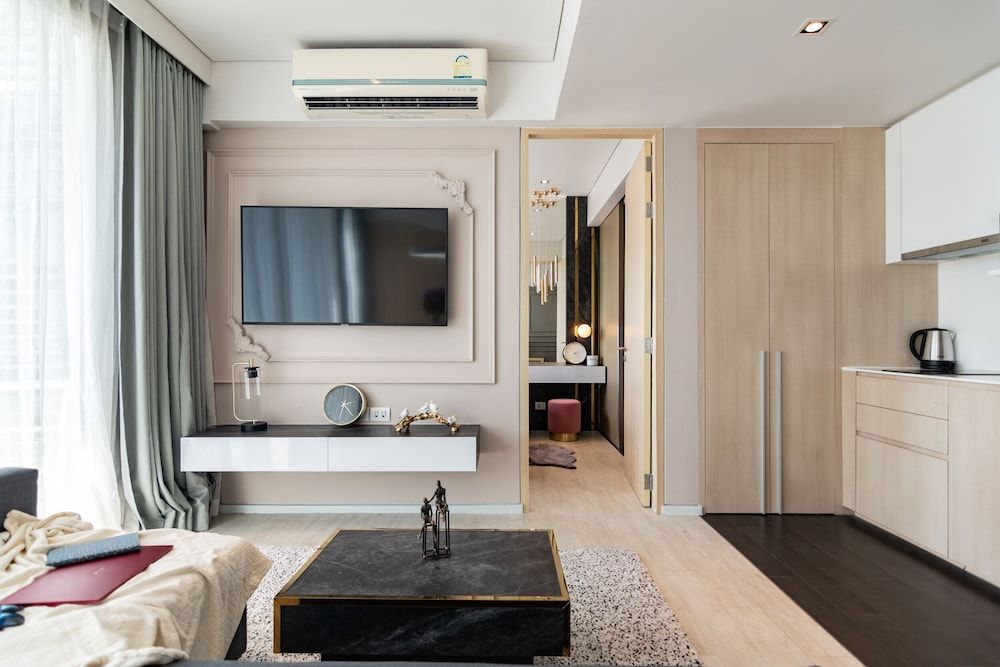 Veranda Beachfront Residence Pattaya 2 Bedrooms Deluxe Apartment with Partial Sea View 9