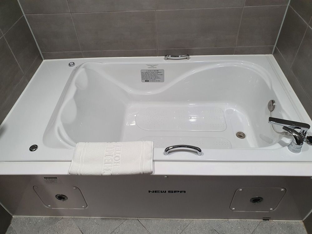 The Muse Hotel & Residence Executive Studio Suite 7