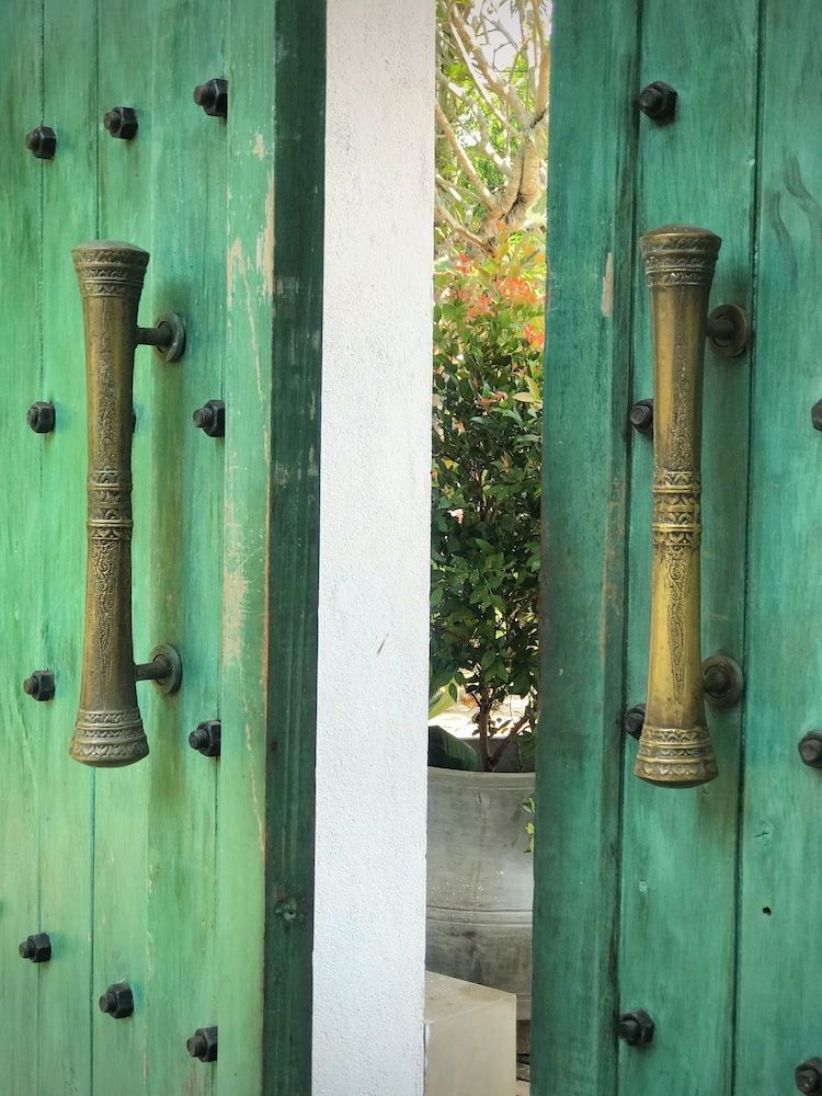 undefined The Postcard Galle 4